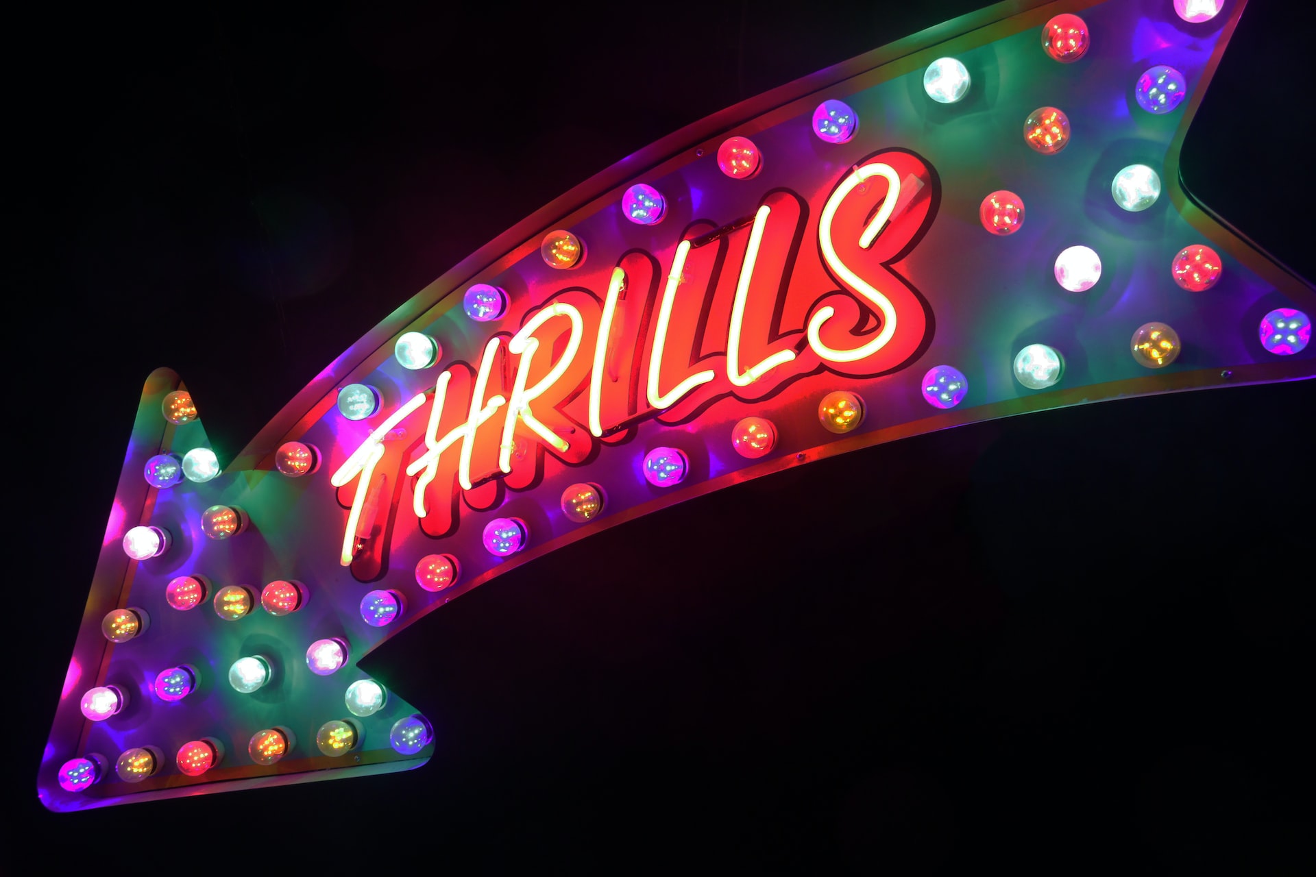 Incredible Benefits of Custom Neon Signs For Businesses